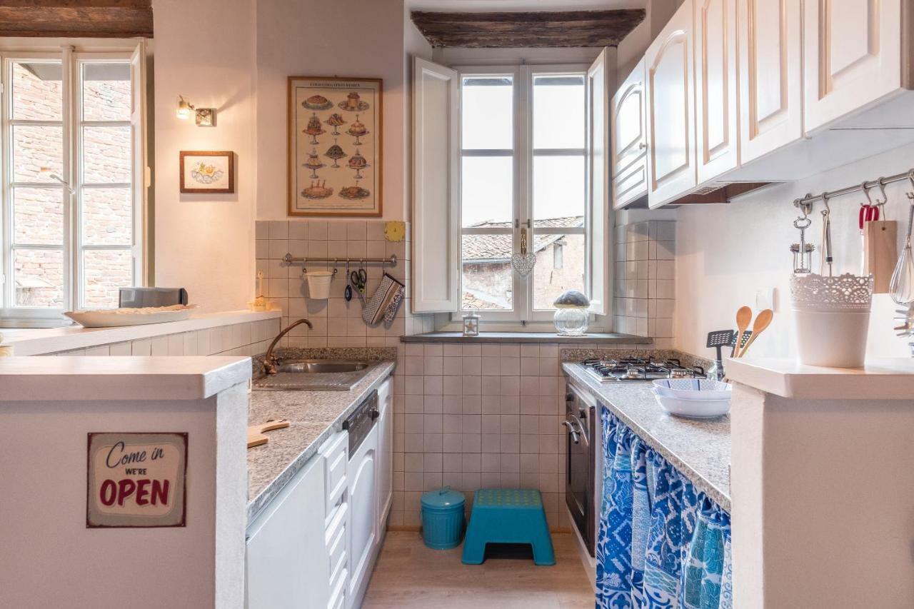 Ferienwohnung Rise And Smile Charming Penthouse Lucca Exterior foto