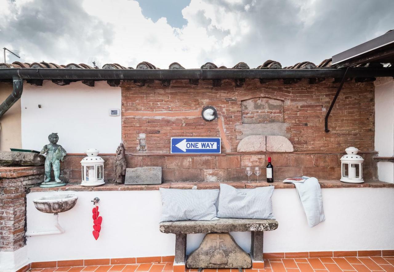 Ferienwohnung Rise And Smile Charming Penthouse Lucca Exterior foto