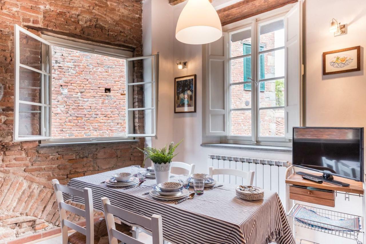 Ferienwohnung Rise And Smile Charming Penthouse Lucca Exterior foto
